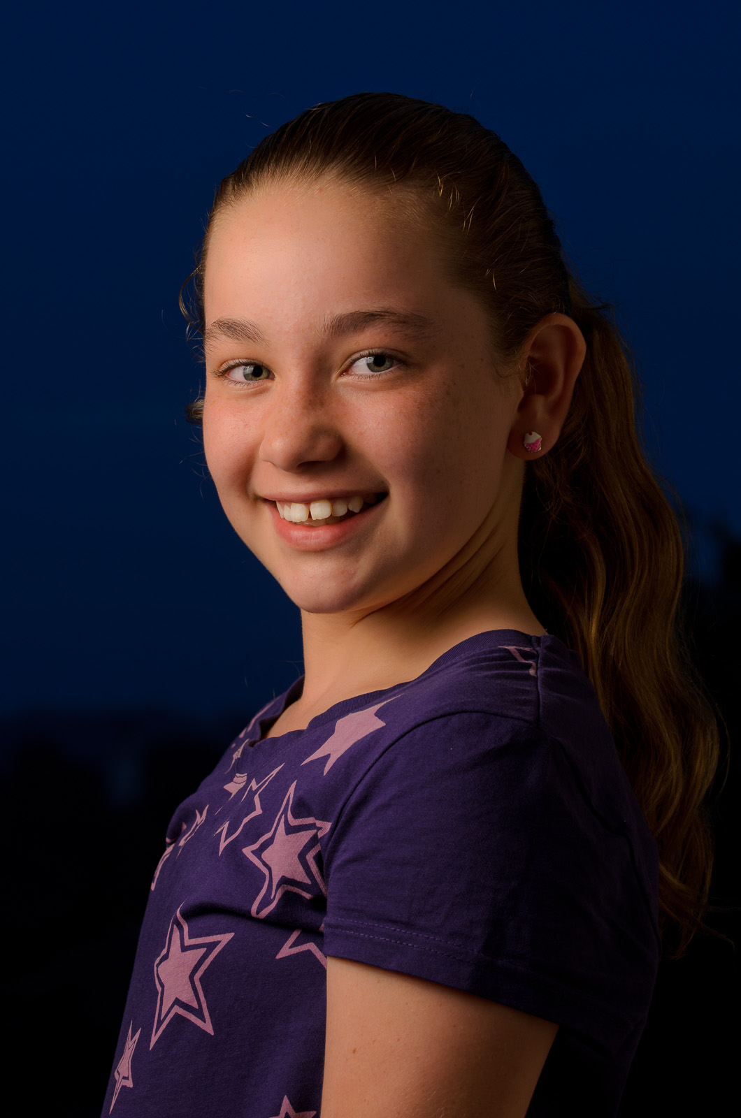 20120104_145 : Softbox Lighting @ Twilight : NIKON D7000 + 70.0-200.0 mm f/2.8 @ 90 mm,  1/250 sec at f / 8.0, ISO 100